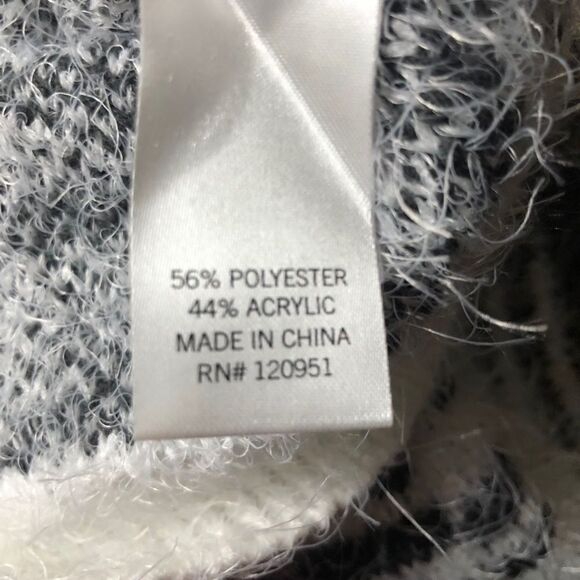 Mudd Scoopneck Eyelash Pullover Sweater NWT - Picture 4 of 7